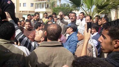 وقفة احتجاجية لعمال الشركة المالية بكفر الزيات