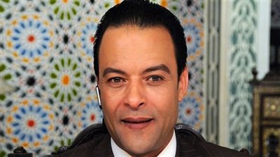 هشام عبد الله يُعلن عن برنامجه بقناة 