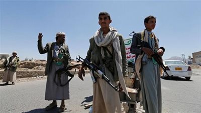 وفد من الحوثيين يجتمع في مسقط مع السفير الفرنسي