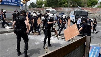 مقتل وإصابة 5 جنود إثر اشتباكات بين الأمن والأكراد فى 