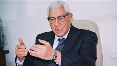 مكرم محمد أحمد: تعديل وزاري مرتقب في 