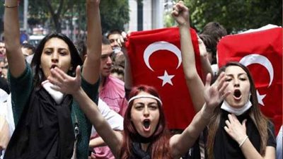 احتجاجات مناهضة للحكومة التركية بإسطنبول