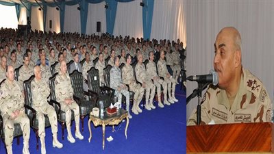 الفريق صدقي صبحي يلتقي مقاتلي الجيش الثالث الميداني    