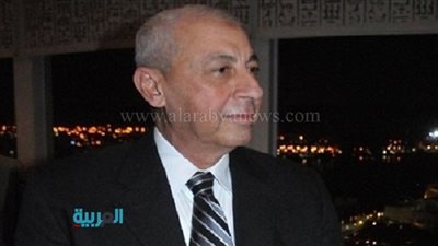 محافظ أسوان يشكل لجنة فنية لفحص مشكلات سكان 