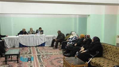 بالصور.. نائب بورسعيد يبحث مع جمعية معاشات المعلمين مشكلة تأخر الصرف