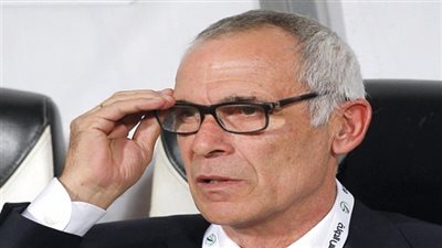 الزمالك يلجأ لمدرب الفراعنة للتعرف على الأرجنتيني 