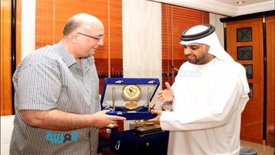 بالصور.. الوصل الإماراتي يكرم عضو مجلس الزمالك
