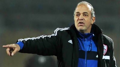 صلاح يلقي محاضرة فنية على لاعبي الزمالك قبل لقاء أسوان