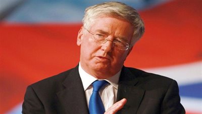 وزير الدفاع البريطاني يرحب بتدمير معسكر لـ