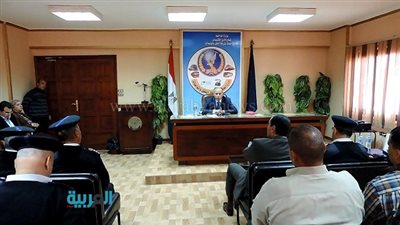 بالصور.. مدير شرطة النقل للأمناء: السلاح وسيلة لتنفيذ القانون وليس قتل الأبرياء