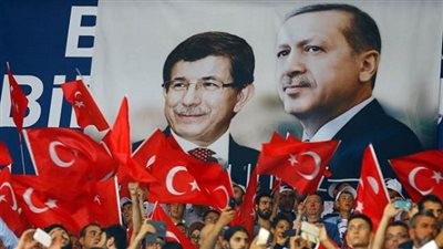 أصوات بالحزب الحاكم في تركيا تطالب بالتراجع عن 