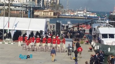 بالصور.. فرقة الموسيقى العسكرية تودع القطارات المتجهة من بورسعيد بحضور