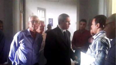 بالصور.. النائب شكري سرحان يفتتح مسجدًا في السويس