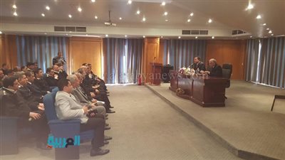 بالصور.. اجتماع لمدير شرطة السياحة والآثار بضباط وأفراد الإدارة