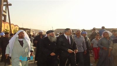 بالصور.. نائب وزير الإسكان يزور منطقة الزبالين بـ15 مايو