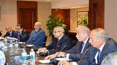 بالصور.. لجنة التواصل مع المستثمرين تعقد اجتماعًا لبحث مشكلات القطاع السياحي