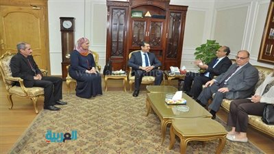 بالصور.. محافظ أسيوط يستقبل وفدًا من 