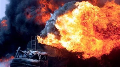 انفجار يدمر جسرًا في 