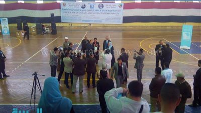 بالصور.. محافظ البحيرة يكرم أعضاء حملة 