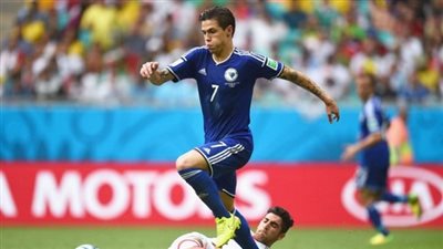 محمد بيشيتش يمدد تعاقده مع إيفرتون