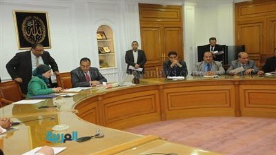 بالصور.. وزير الإسكان يجتمع مع نواب البرلمان لبحث مشاكل دوائرهم