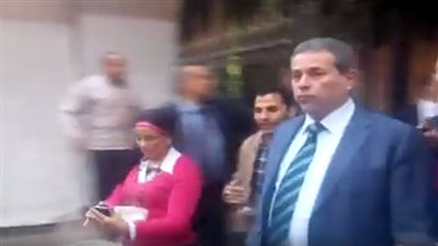 بالفيديو.. لحظة خروج توفيق عكاشة من البرلمان عقب قرار سحب الثقة