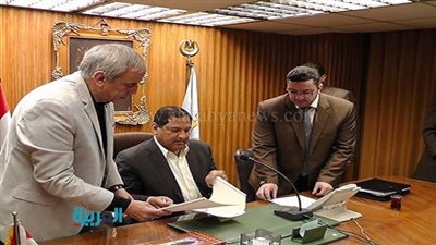 بالصور.. توقيع اتفاقية تعاون لإنشاء محطة صرف في الغربية