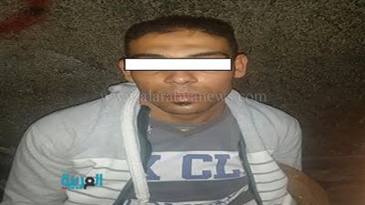 ضبط عاطل لاتهامه بسرقة 1700 جنيه من منفذ بيع بالمترو