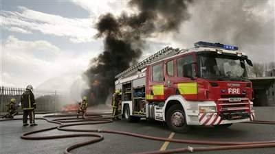 إحراق شاحنة وسط الطريق الدولي في 