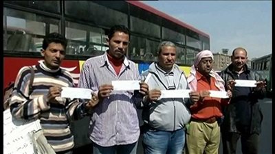 سائقو هيئة النقل العام يواصلون إضرابهم بالإسكندرية