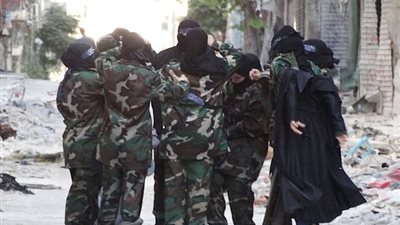 فرنسا: عودة قاصرتين يشتبه في انضمامهما للجهاد في سوريا