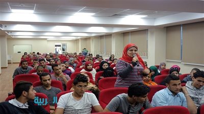 بالصور.. لقاء حواري لطلبة الجامعات بمركز شباب الجزيرة