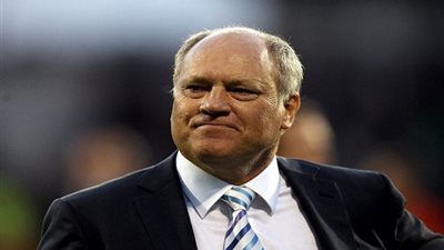 مارتن يول يعلن قائمة الأهلي المتجهة لأنجولا