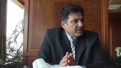 وزير الري يجتمع بوفد من رجال الأعمال اليونانيين