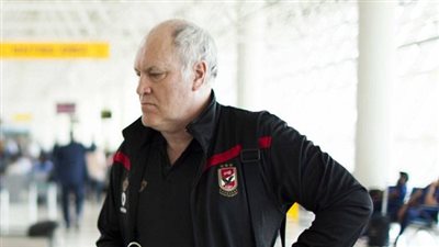 مارتن يول يقدم نصائحه الأخيرة للاعبي الأهلي قبل لقاء ريكرياتيفو 