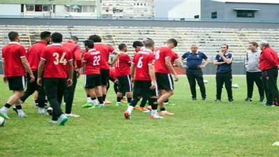 سفير مصر بأنجولا يكشف حقيقة منع بث مباراة الأهلي