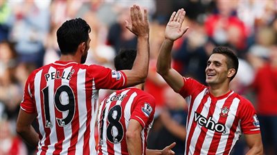 ساوثهمبتون يتقدم على ستوك بهدفين.. وبورنموث يتعادل مع سوانسي في الشوط الأول