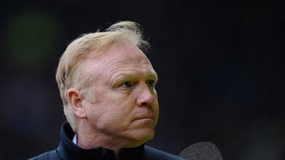 ماكليش يهدي لاعبيه 