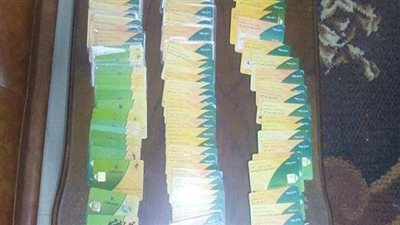 سرقة البطاقات التموينية صداع في رأس محافظة المنيا.. وكيل الوزارة يعد بصرف الخبز للمتضررين.. والأهالي: أصحاب المخابز يستولون على الدعم والمسئولون في 