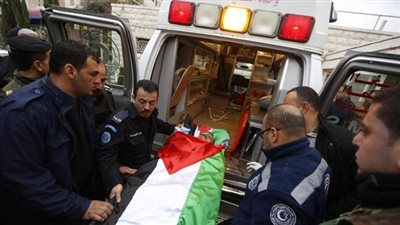 نقل جثامين شهداء انقلاب حافلة المعتمرين الفلسطينيين إلى معبر أريحا