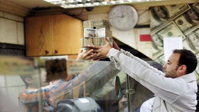 خبير اقتصادي يطالب بغلق مكاتب 