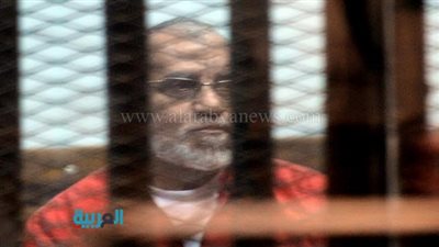 بدء مرافعة الدفاع في محاكمة بديع و104 آخرين بأحداث عنف الإسماعيلية  