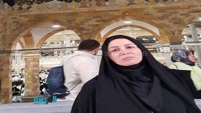 شاهد.. إلهام شاهين بملابس العمرة