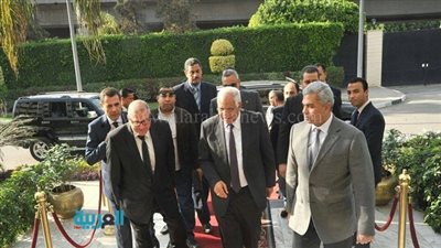 بالصور.. لحظة وصول جلال السعيد لوزارة النقل وسط حفاوة من القيادات