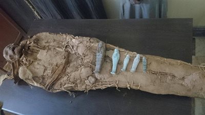 الداخلية تسيطر على الوضع الأمني.. ضبط عامل بحوزته مومياء و3 قطع أثرية في الوادي الجديد.. و148 مخالفة مرورية متنوعة بشمال سيناء.. و12 قطعة سلاح بالمنيا