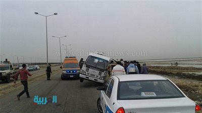 بالصور.. إصابة 10 في انقلاب ميكروباص ببورسعيد