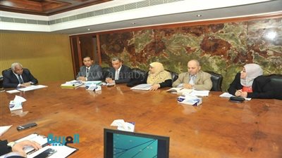 وزير النقل يلتقي رئيس وقيادات هيئة الطرق والكباري