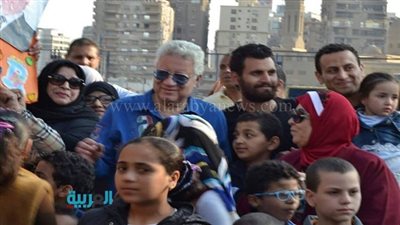 بالصور.. مرتضى منصور يحتفل بـ