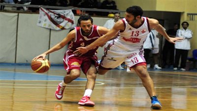 الأهلي يواجه الزمالك في القمة 