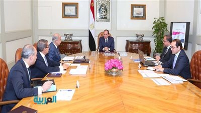 بالصور.. السيسي يجتمع برئيس الوزراء ووزيري التخطيط والمالية